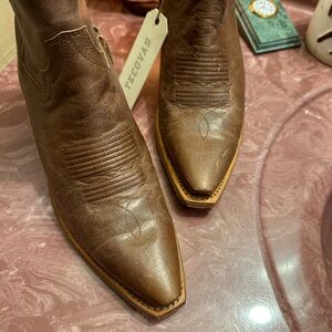 Tecovas Women's the Daisy Ankle Booties 7